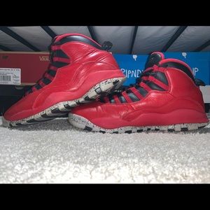 Air Jordan 10 Retro ‘Bulls Over Broadway’
